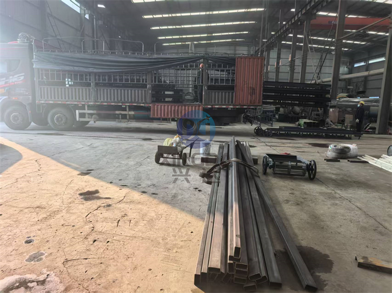 �л����豸Ƥ�����ͻ������ֳ�