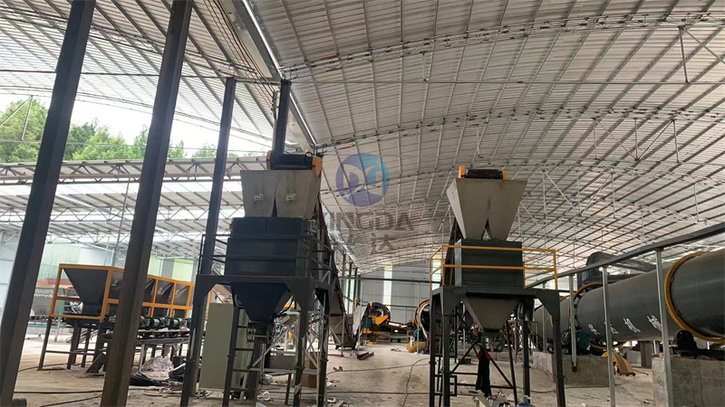 有机肥生产线设备价格投入的不同,用人工多少不一样