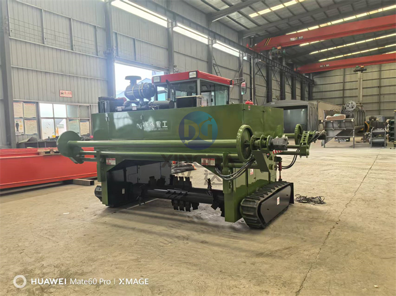 为耒阳客户设计的覆膜履带翻抛机的优势特点